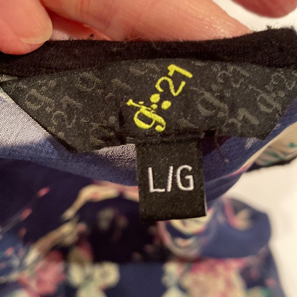 Tank top with sheer back - Picture 4 of 5